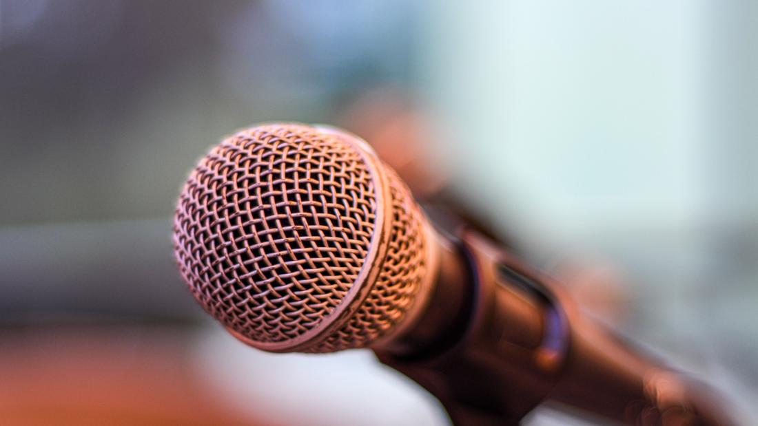 close-up photo of a microphone