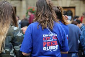 Students talking to Peer Guides during Welcome Week