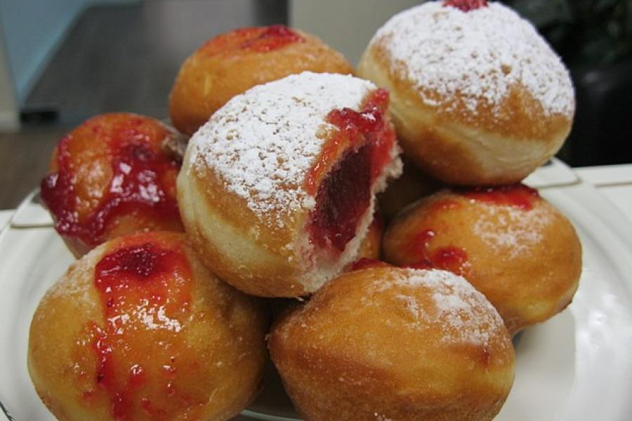 sufganiyot cakes