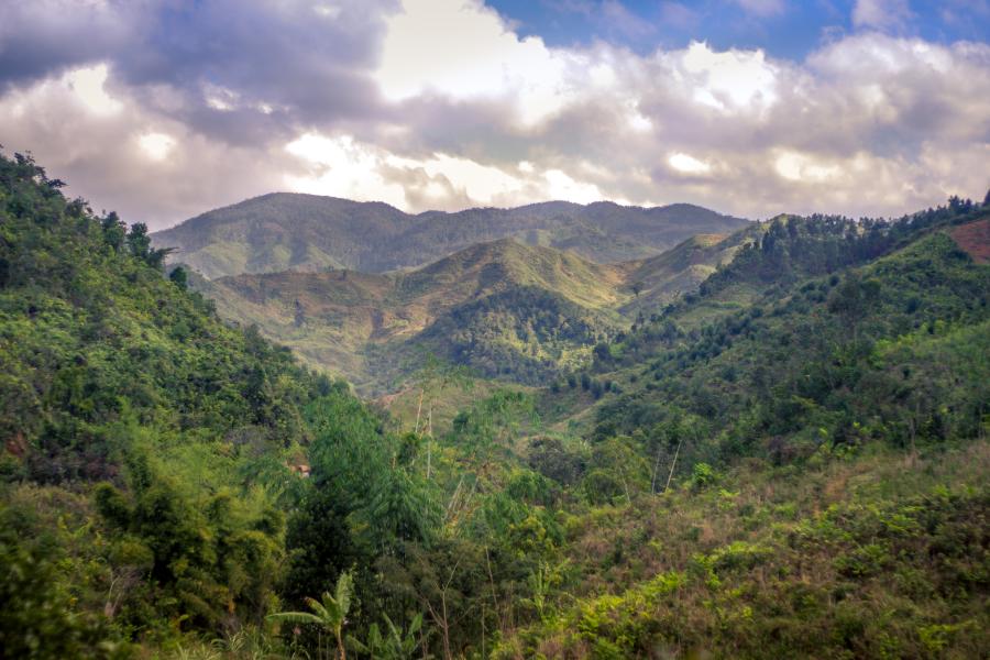 A tirlun mynyddig a choediog, Madagascar.