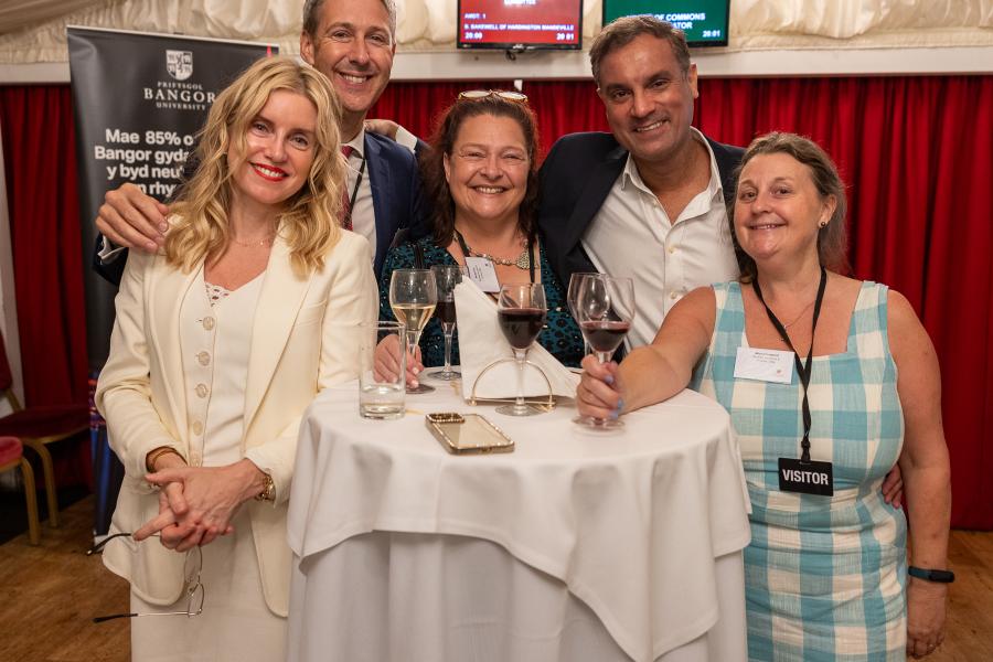 Cyn-fyfyrwyr yn Nhy'r Arglwyddi / Alumni at the House of Lords