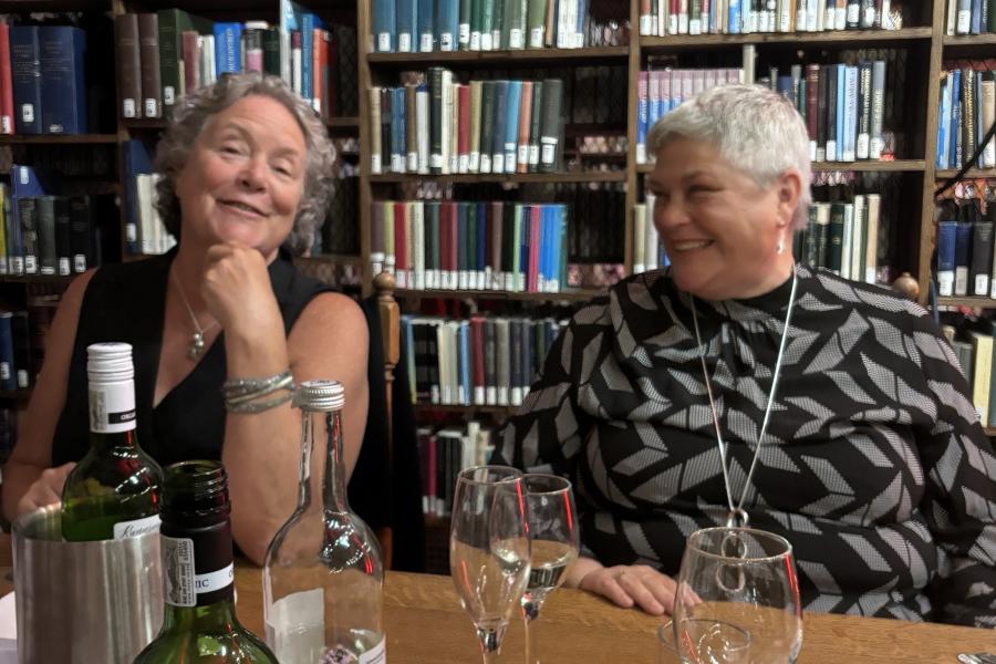 Alumni enjoying dinner in Shankland Reading Room